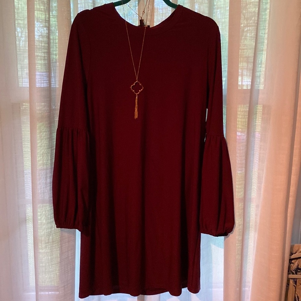 Maroon dress perfect for any occasion.